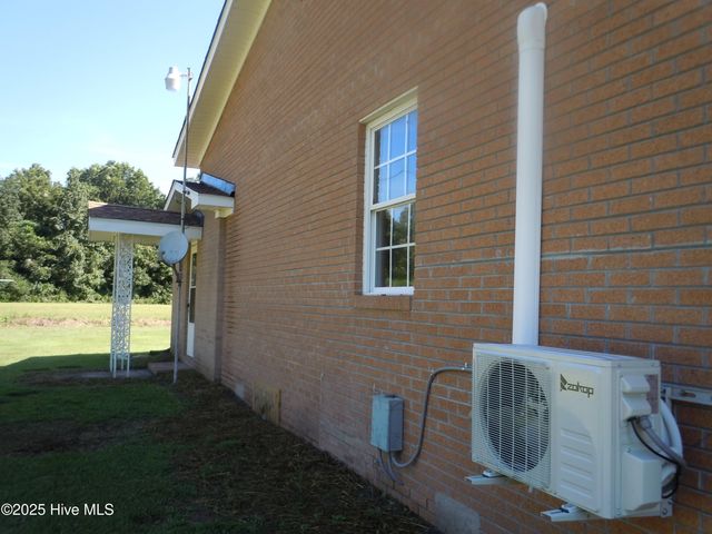 7424 James B White Highway S, Whiteville, NC 28472