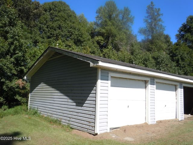 7424 James B White Highway S, Whiteville, NC 28472