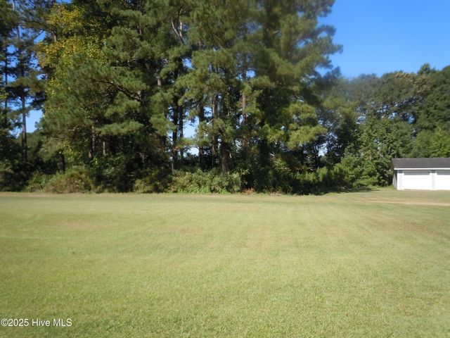 7424 James B White Highway S, Whiteville, NC 28472