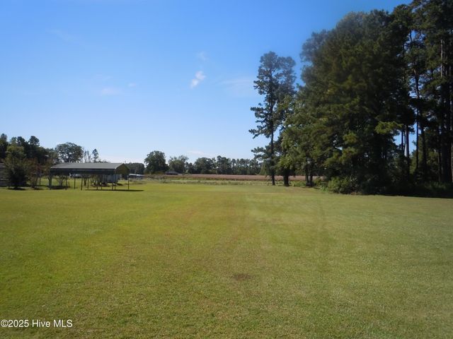 7424 James B White Highway S, Whiteville, NC 28472