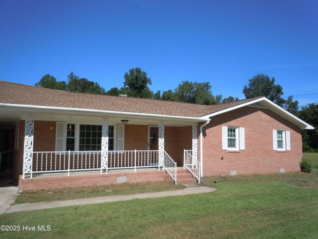 7424 James B White Highway S, Whiteville, NC 28472