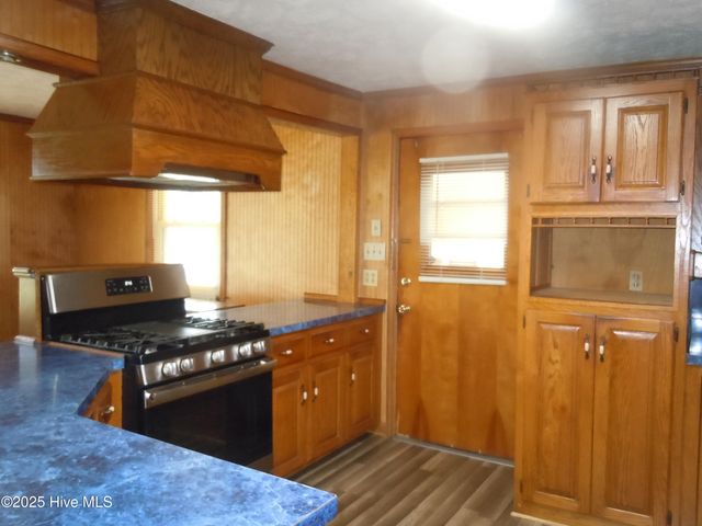 7424 James B White Highway S, Whiteville, NC 28472