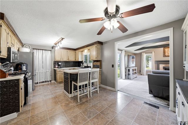 14 Quail Hollow, Lancaster, NY 14086