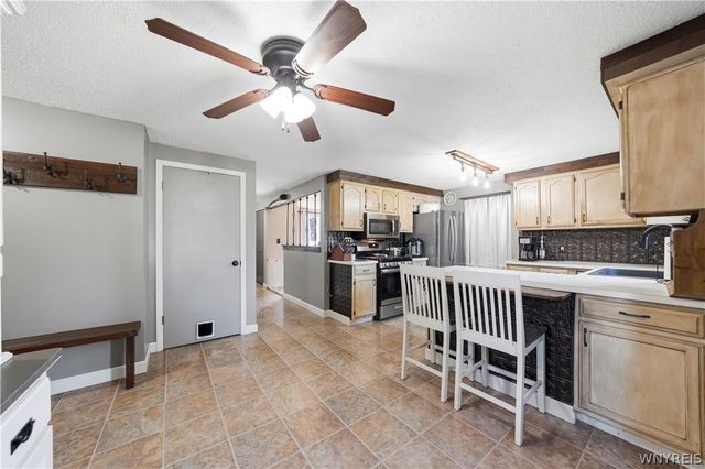 14 Quail Hollow, Lancaster, NY 14086