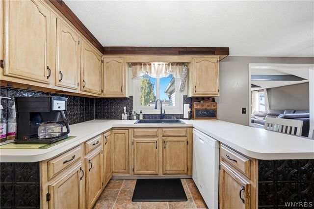 14 Quail Hollow, Lancaster, NY 14086