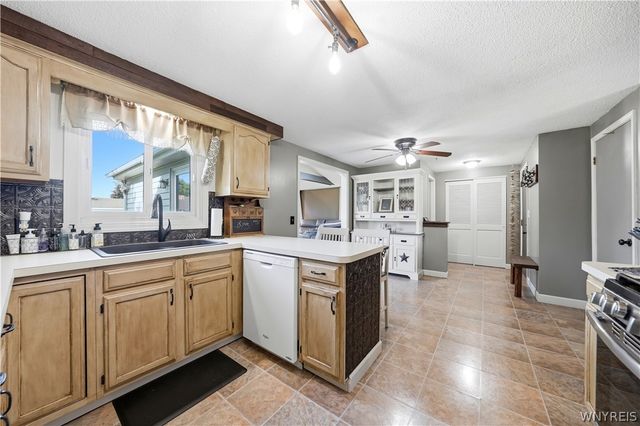 14 Quail Hollow, Lancaster, NY 14086
