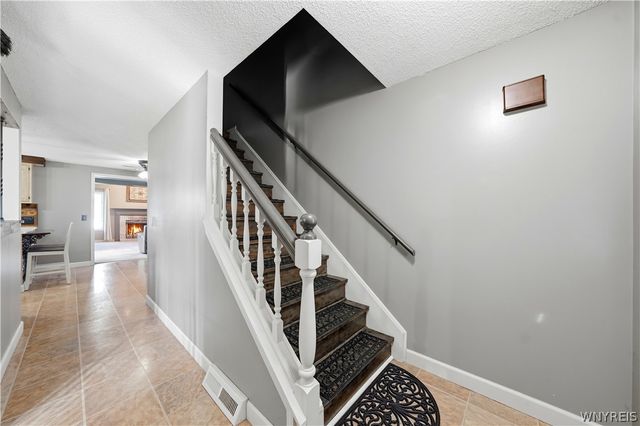 14 Quail Hollow, Lancaster, NY 14086