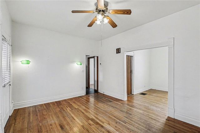 2122 Summit Street, Kansas City, MO 64108