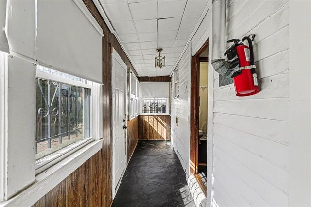 2122 Summit Street, Kansas City, MO 64108