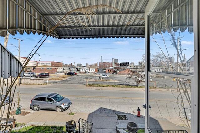 2122 Summit Street, Kansas City, MO 64108