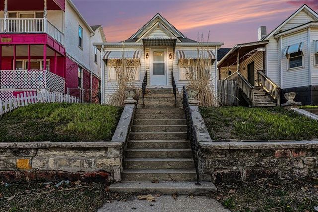 2122 Summit Street, Kansas City, MO 64108