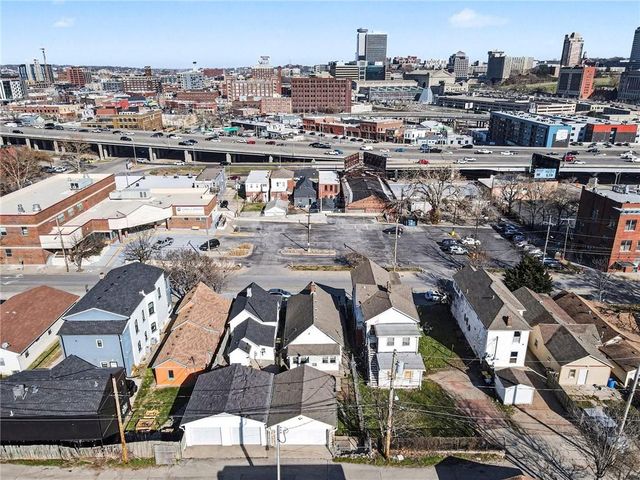 2122 Summit Street, Kansas City, MO 64108