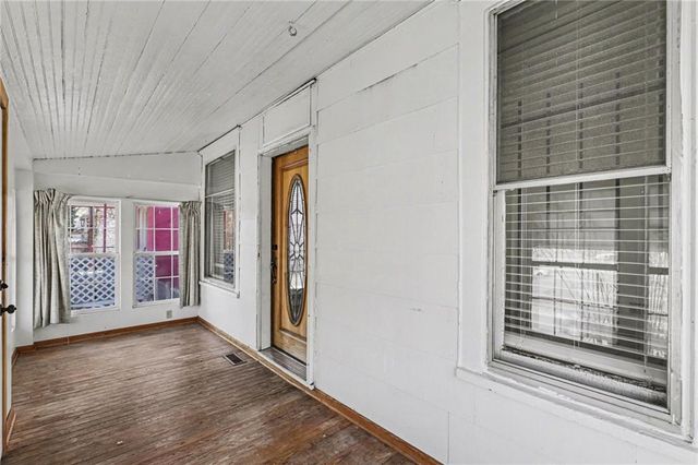 2122 Summit Street, Kansas City, MO 64108