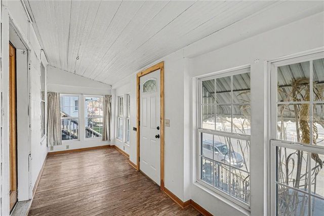 2122 Summit Street, Kansas City, MO 64108