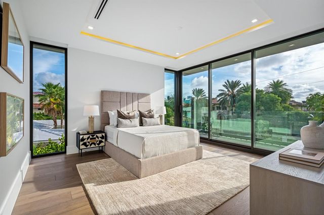 2000 Harbourview Drive, Fort Lauderdale, FL 33316