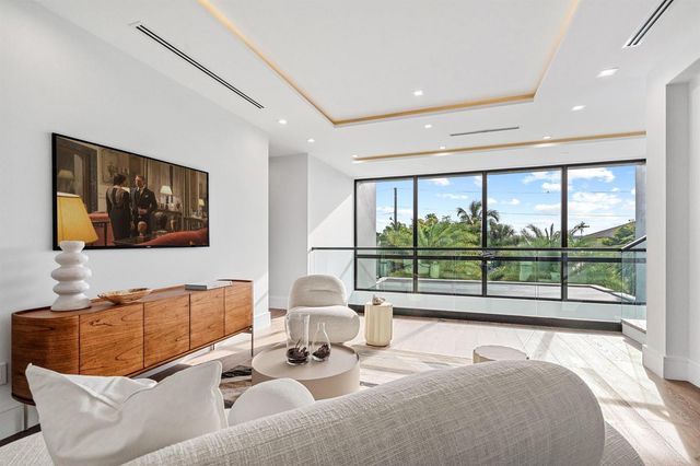 2000 Harbourview Drive, Fort Lauderdale, FL 33316