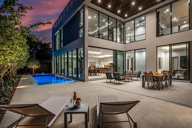 2000 Harbourview Drive, Fort Lauderdale, FL 33316