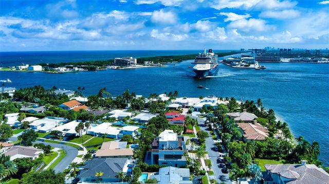 2000 Harbourview Drive, Fort Lauderdale, FL 33316