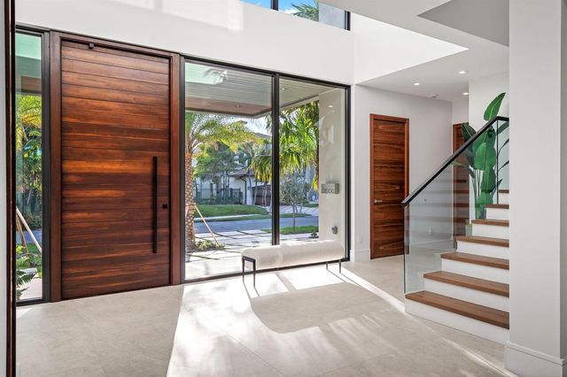 2000 Harbourview Drive, Fort Lauderdale, FL 33316
