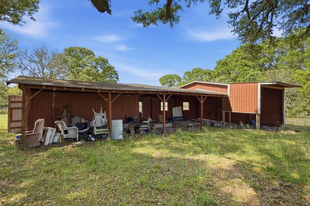 214 Fm 109, New Ulm, TX 78950