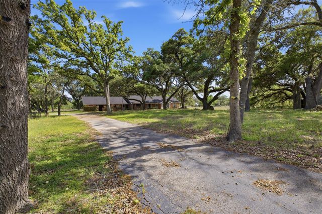 214 Fm 109, New Ulm, TX 78950