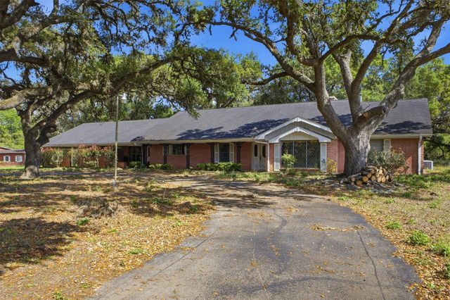 214 Fm 109, New Ulm, TX 78950