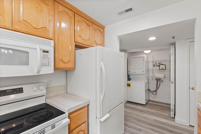 576 W Parr Avenue 1, Los Gatos, CA 95032