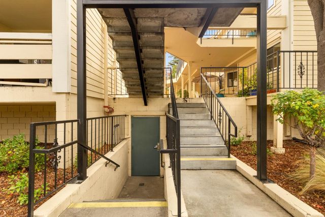 576 W Parr Avenue 1, Los Gatos, CA 95032