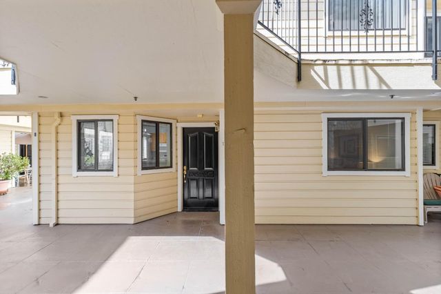 576 W Parr Avenue 1, Los Gatos, CA 95032
