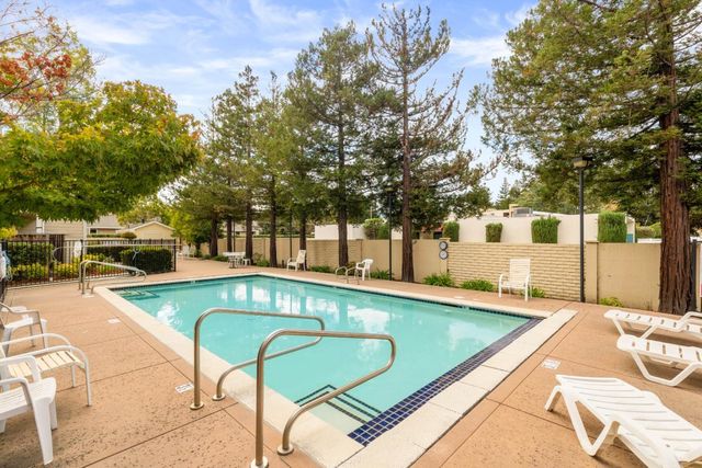 576 W Parr Avenue 1, Los Gatos, CA 95032