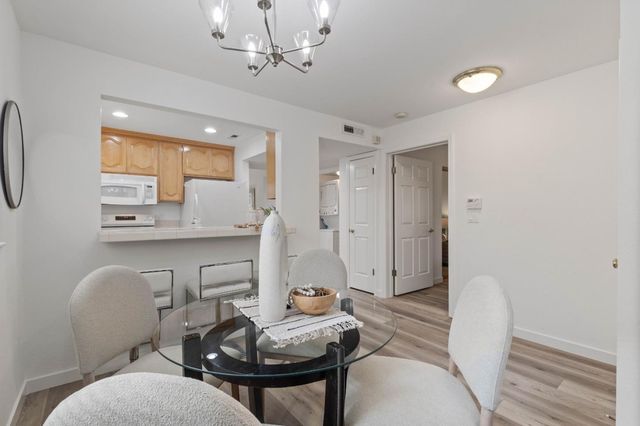 576 W Parr Avenue 1, Los Gatos, CA 95032