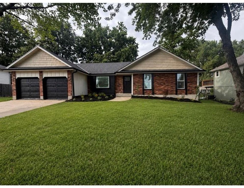 1206 W Lucy Webb Road, Raymore, MO 64083