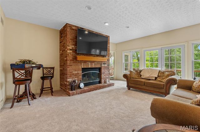 11 Kensington, Collinsville, IL 62234
