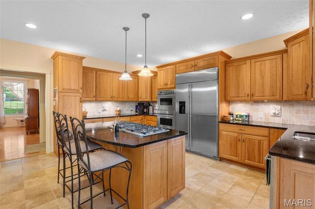 11 Kensington, Collinsville, IL 62234