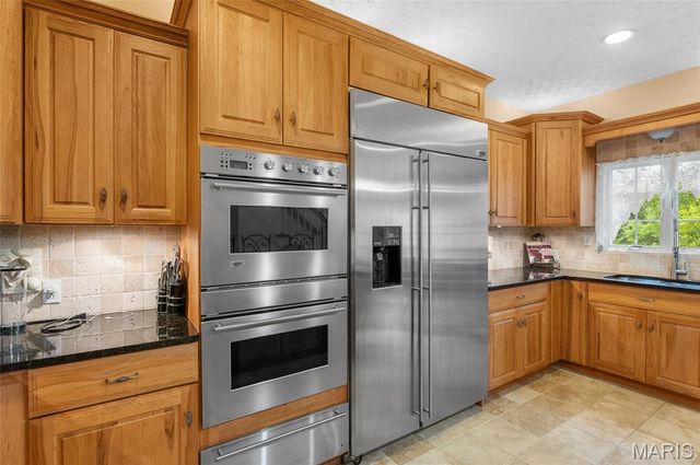 11 Kensington, Collinsville, IL 62234