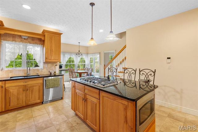 11 Kensington, Collinsville, IL 62234