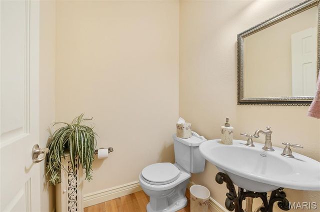 11 Kensington, Collinsville, IL 62234