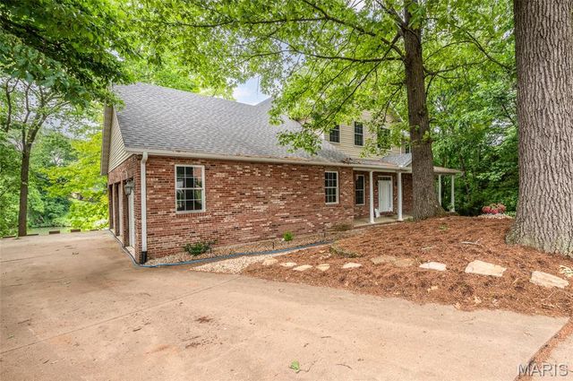 11 Kensington, Collinsville, IL 62234
