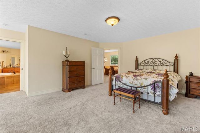 11 Kensington, Collinsville, IL 62234