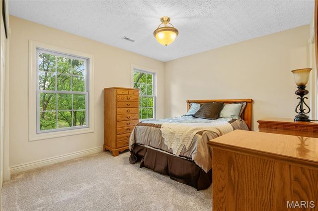 11 Kensington, Collinsville, IL 62234