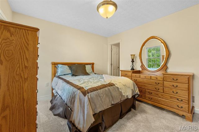 11 Kensington, Collinsville, IL 62234