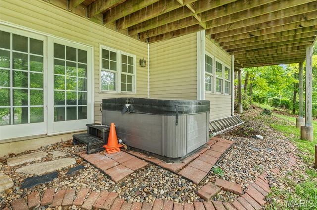 11 Kensington, Collinsville, IL 62234