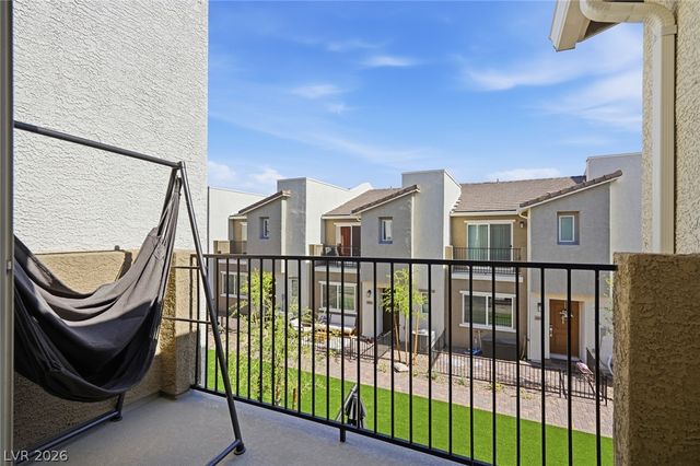 2845 Dover White Court, North Las Vegas, NV 89086