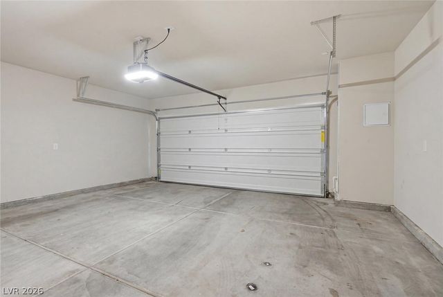 2845 Dover White Court, North Las Vegas, NV 89086