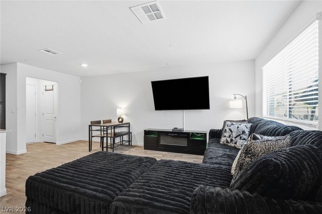 2845 Dover White Court, North Las Vegas, NV 89086