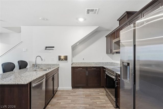 2845 Dover White Court, North Las Vegas, NV 89086