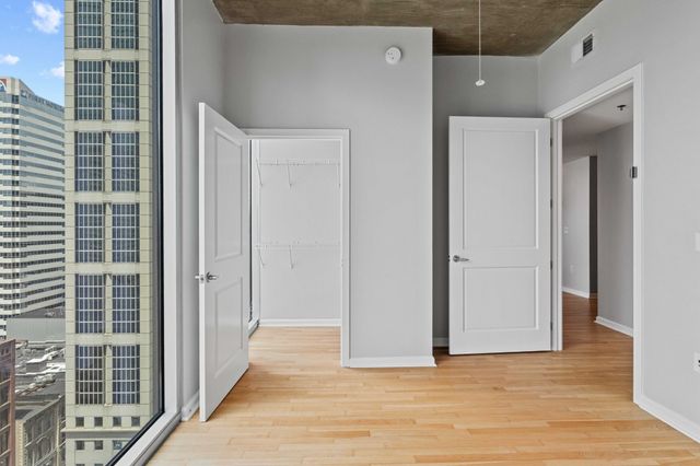 415 Church St Apt 1702, Nashville, TN 37219