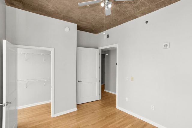 415 Church St Apt 1702, Nashville, TN 37219