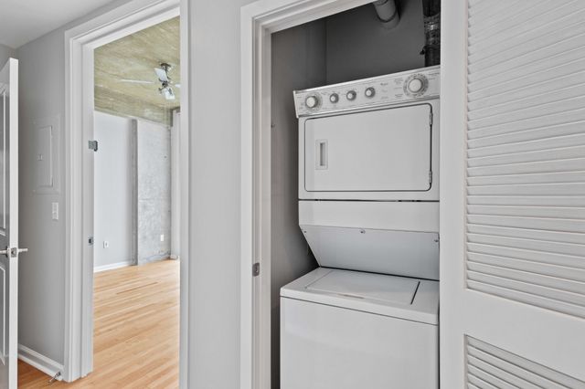 415 Church St Apt 1702, Nashville, TN 37219