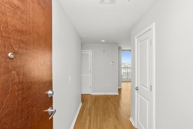 415 Church St Apt 1702, Nashville, TN 37219